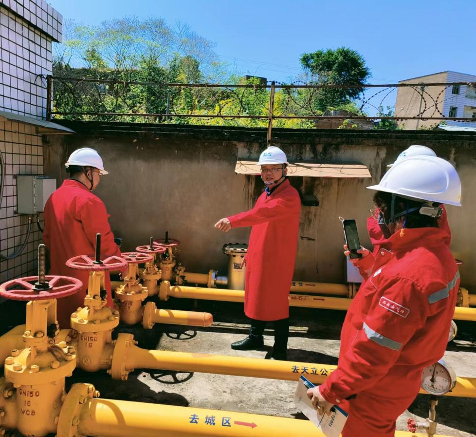 全力以赴保民生 應(yīng)急保供顯擔(dān)當(dāng) 全力以赴保民生 應(yīng)急保供顯擔(dān)當(dāng)