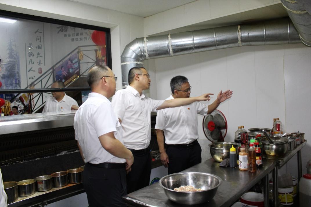 川投燃電集團(tuán)到榮縣川燃督查“迎大運(yùn) 保安全”安全生產(chǎn)工作 川投燃電集團(tuán)到榮縣川燃督查“迎大運(yùn) 保安全”安全生產(chǎn)工作