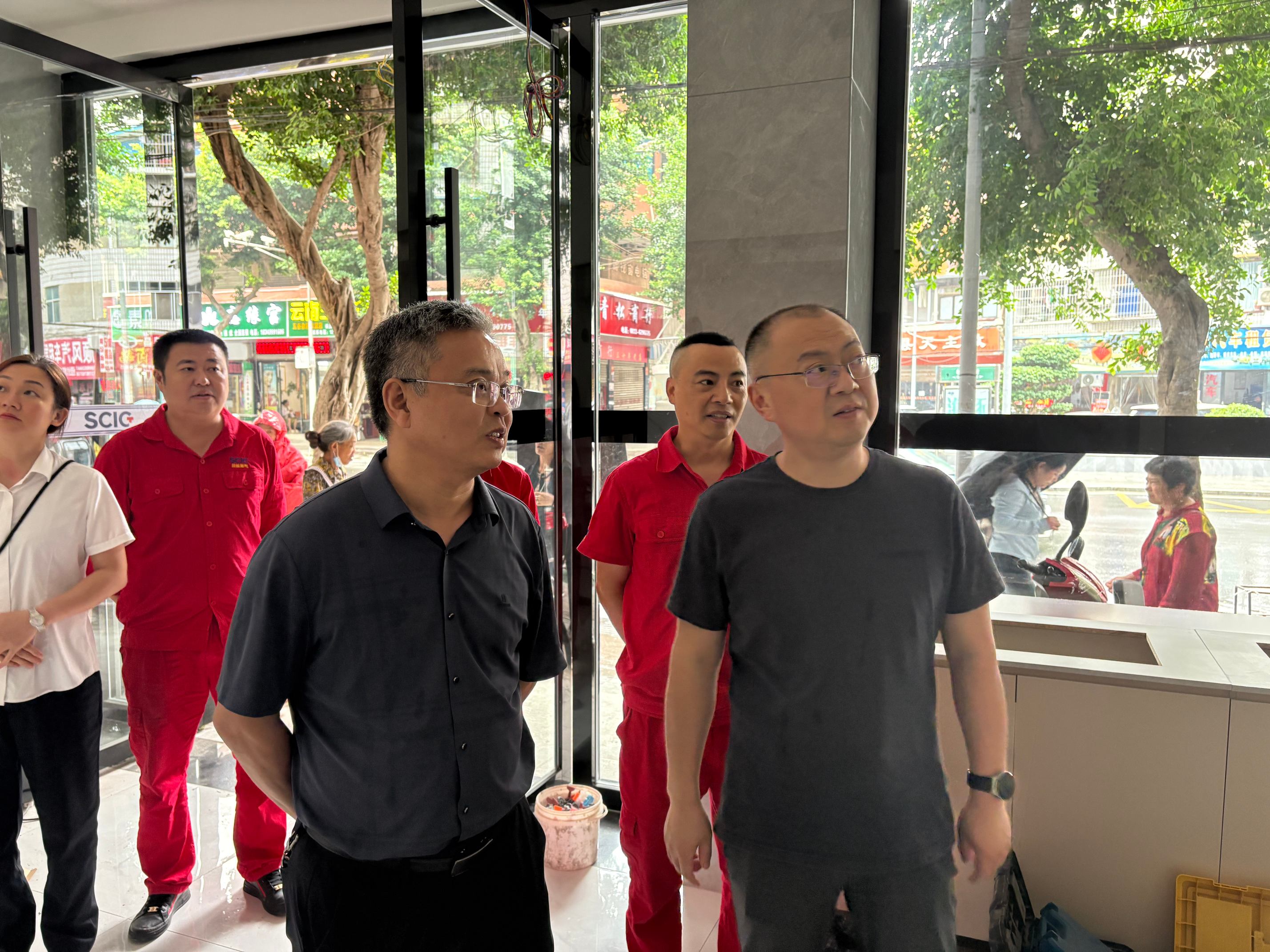 川投燃電集團(tuán)總工程師李旭東帶隊(duì)到榮縣川燃開(kāi)展安全督導(dǎo)檢查